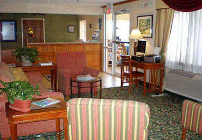 Baymont By Wyndham Salina Hotel Exterior photo