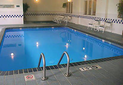 Baymont By Wyndham Salina Hotel Exterior photo